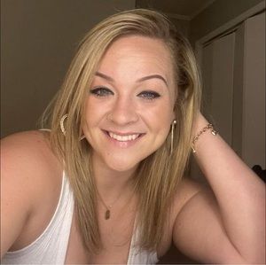 Meet your Posher, Maddie